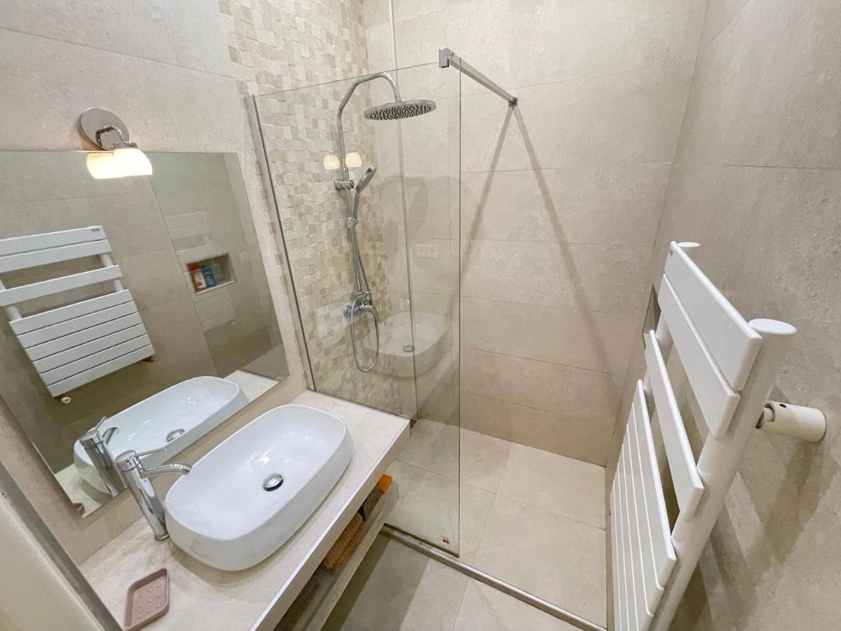 Nice Renting - Penchienatti - Spacious Apartment - 2 Bedrooms - King Bed - View Heart Of ニース エクステリア 写真