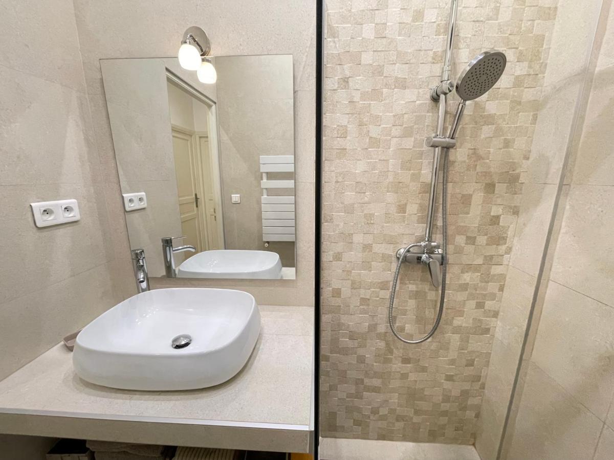 Nice Renting - Penchienatti - Spacious Apartment - 2 Bedrooms - King Bed - View Heart Of ニース エクステリア 写真